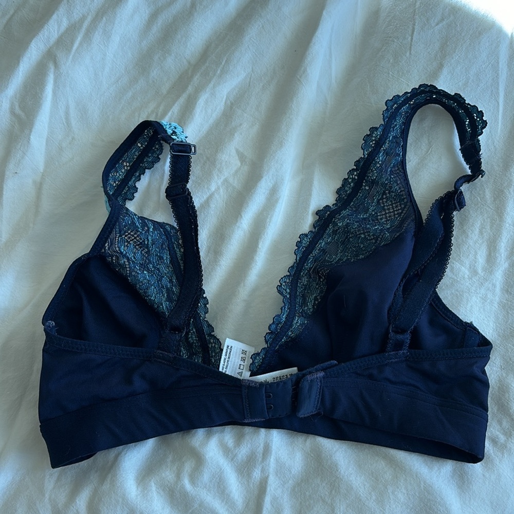 Wacoal Lace Bralette - Picture 2 of 3
